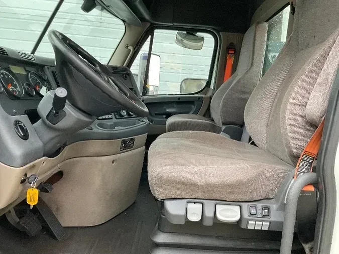 2017 Freightliner X12542ST