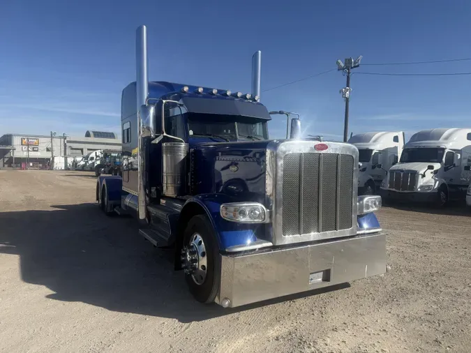 2022 Peterbilt 389