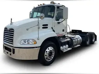 2013 Mack Pinnacle