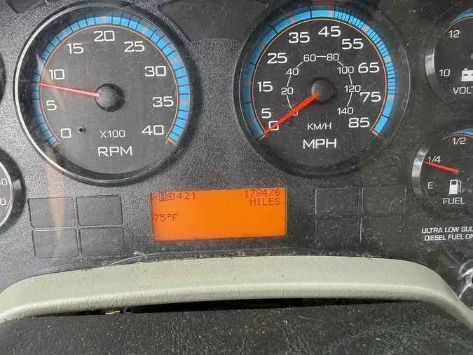 2017 International Durastar&reg; Day Cab Cummins B6.7 Allison Highway Series