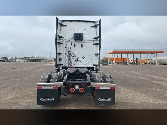 2023 Freightliner Cascadia 126