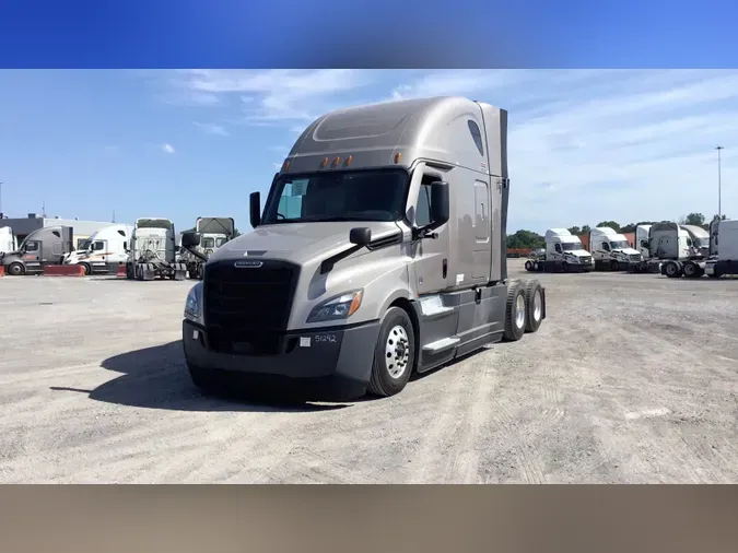 2021 Freightliner Cascadia 126