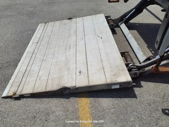 2018 FREIGHTLINER M2 106