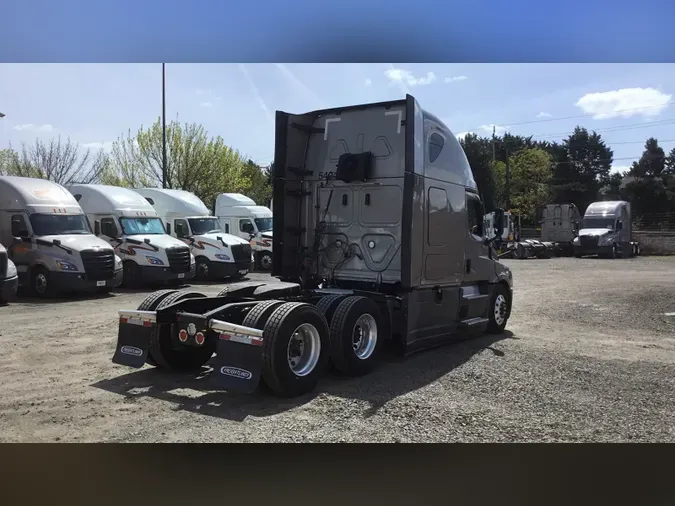 2023 Freightliner Cascadia 126