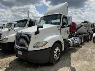 2018 INTERNATIONAL LT