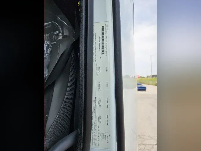 2020 VOLVO VNL64T760