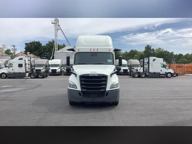 2022 Freightliner Cascadia 126
