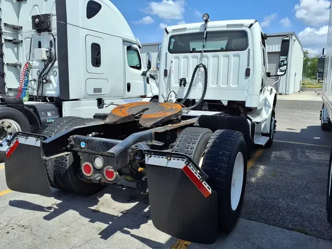 2018 FREIGHTLINER/MERCEDES M2 106