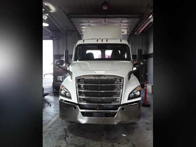 2020 FREIGHTLINER NEW CASCADIA 116