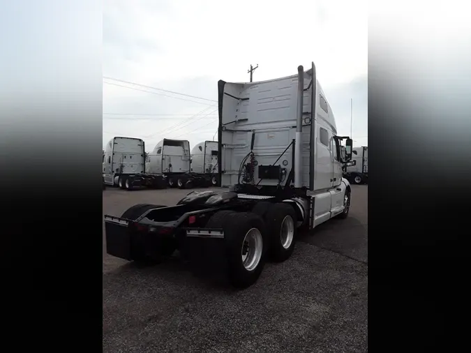 2020 VOLVO VNL64T-760