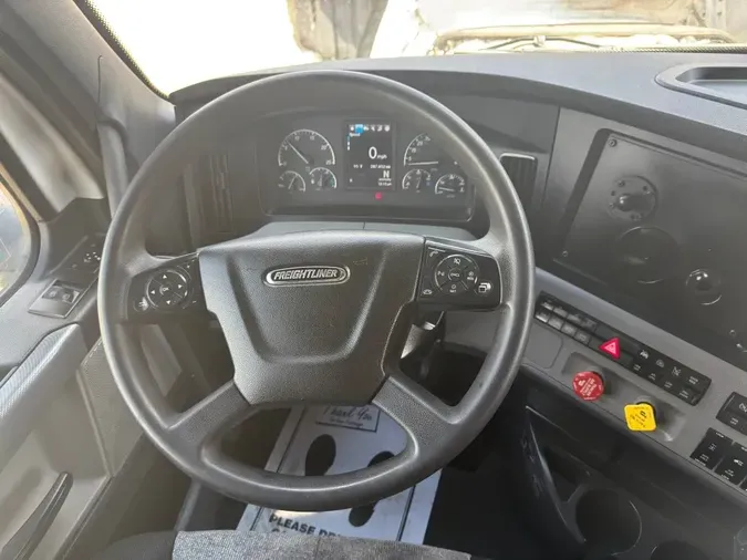 2022 FREIGHTLINER Cascadia 126