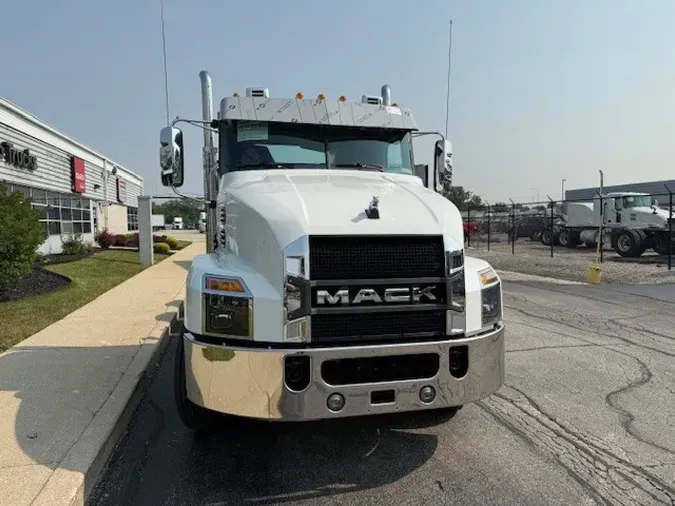  MACK AN64T