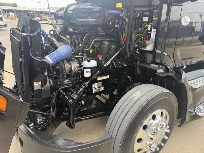 2022 Peterbilt 579a6b191b51f6a44259fdd64f6ead355b1