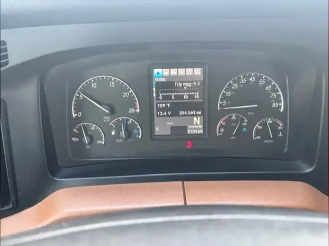 2021 Freightliner Cascadia 126