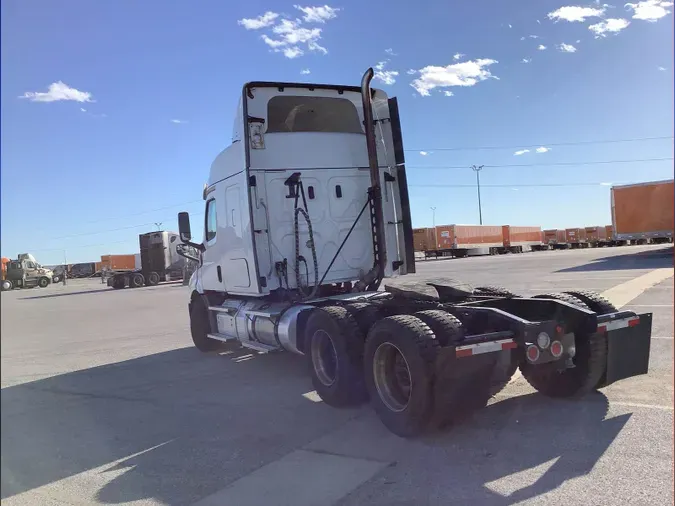 2019 Freightliner Cascadia 126