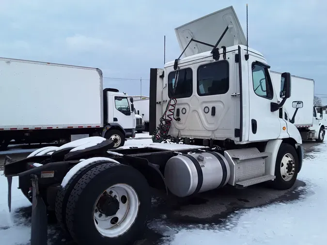 2020 FREIGHTLINER/MERCEDES CASCADIA 113