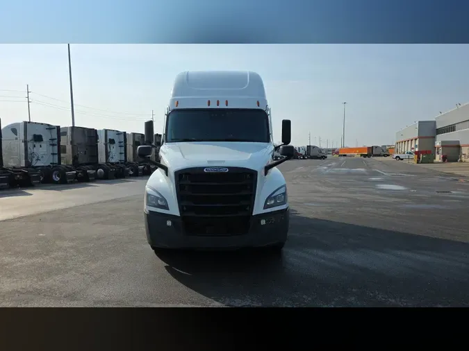 2022 Freightliner Cascadia 126