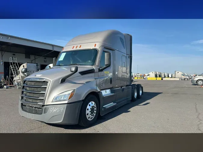 2025 Freightliner Cascadia 126a6b986fc7403353294fbe8f1930ba52e