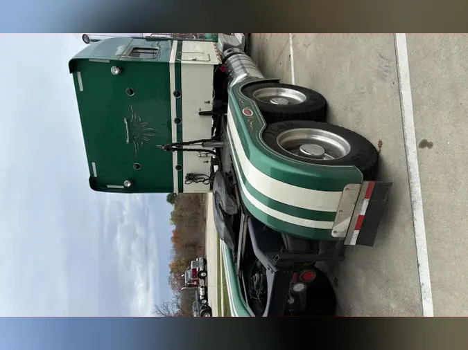 2020 Peterbilt 389