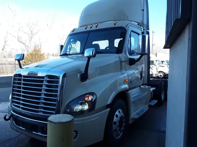 2019 FREIGHTLINER/MERCEDES CASCADIA 125a6bf5fbbc7c9b7f8c80592151d5856fa