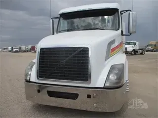 2012 VOLVO VNL64T420