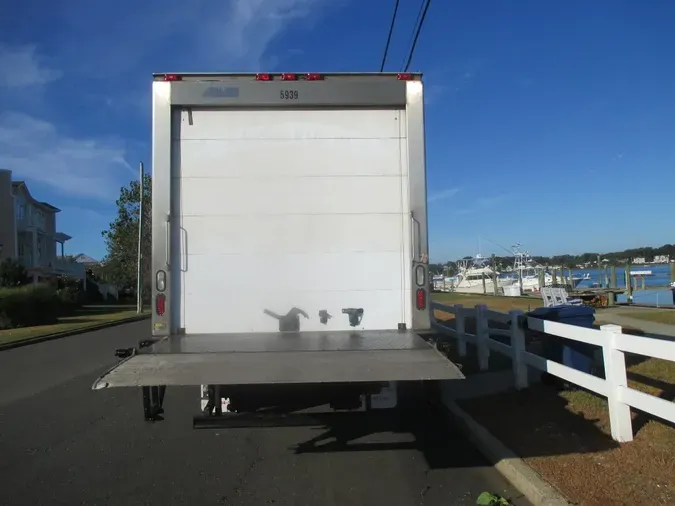2018 INTERNATIONAL 4300