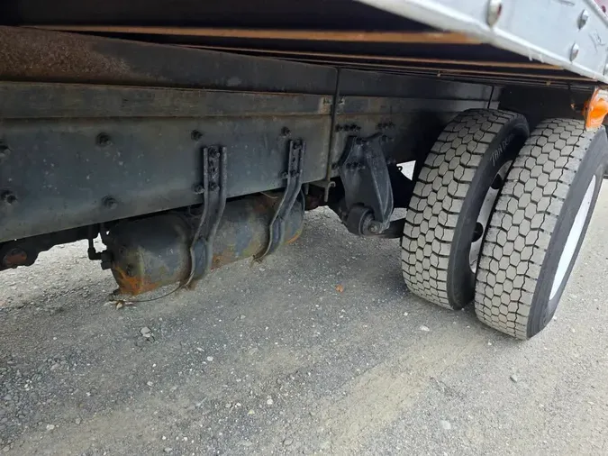 2018 FREIGHTLINER M2 106