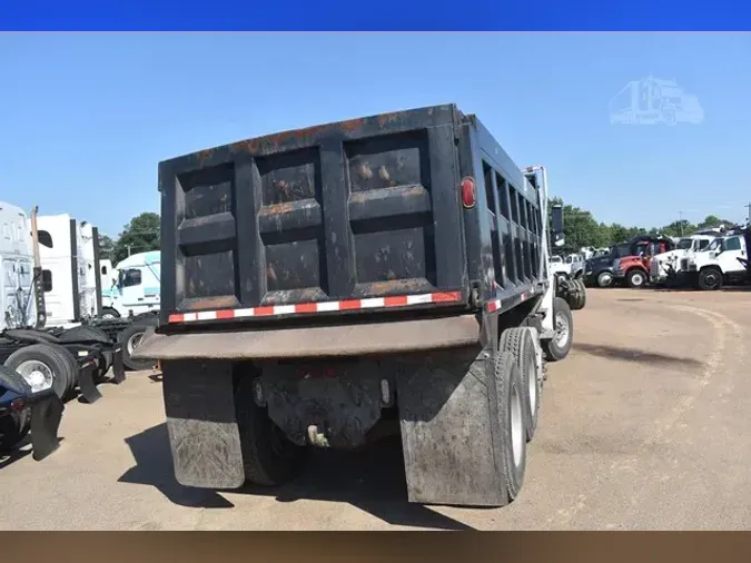 2005 FREIGHTLINER BUSINESS CLASS M2 106