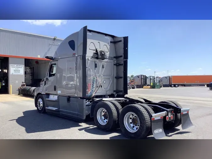 2022 Freightliner Cascadia 126