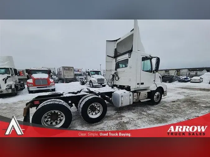 2018 VOLVO VNL300