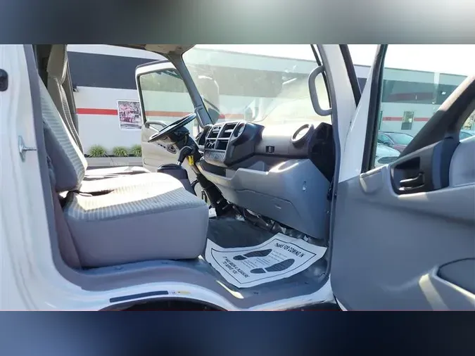 2019 HINO 195
