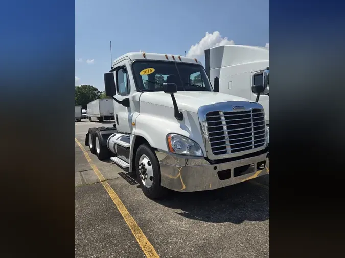 2016 FREIGHTLINER/MERCEDES CASCADIA 125