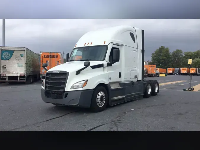 2022 Freightliner Cascadia 126