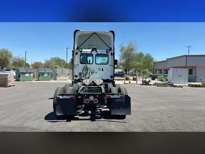 2019 Freightliner Cascadia 125a6c94cedfd62b327cc2b721494f86c43