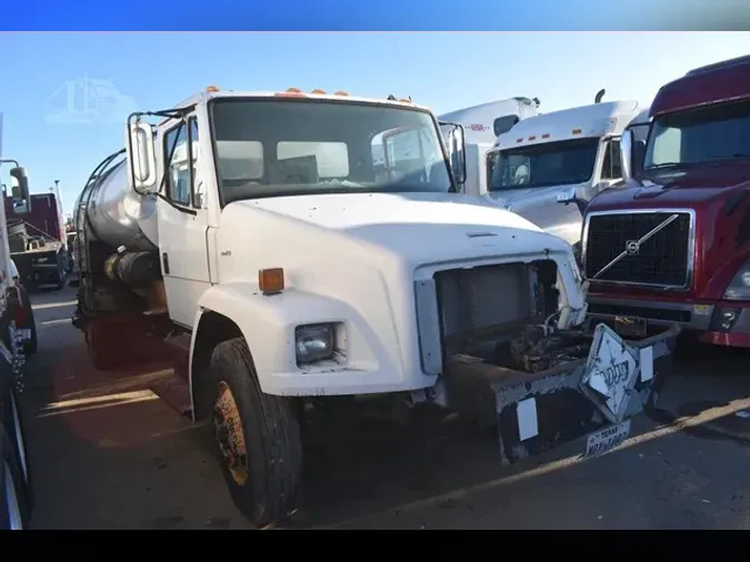 1999 FREIGHTLINER FL70a6cb742f1181d8210ed72b3a661fba6b