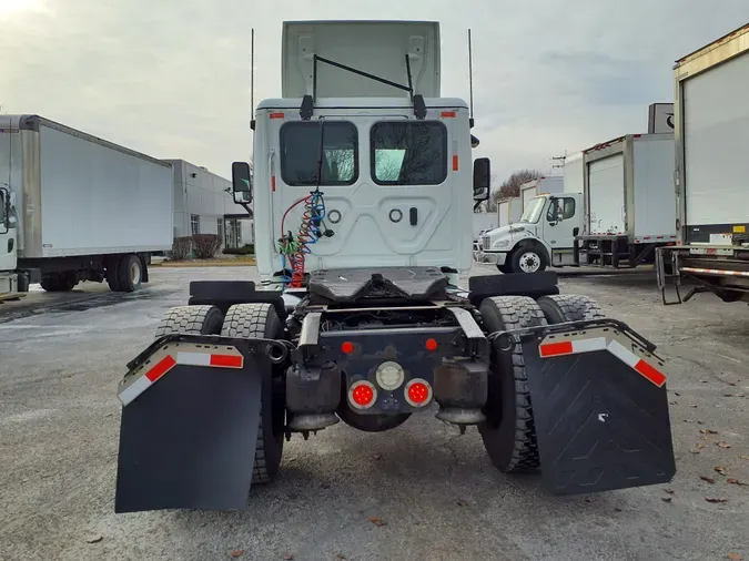 2020 FREIGHTLINER/MERCEDES CASCADIA 113