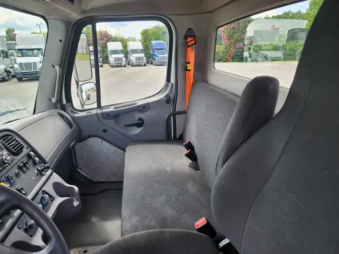 2018 FREIGHTLINER M2 106