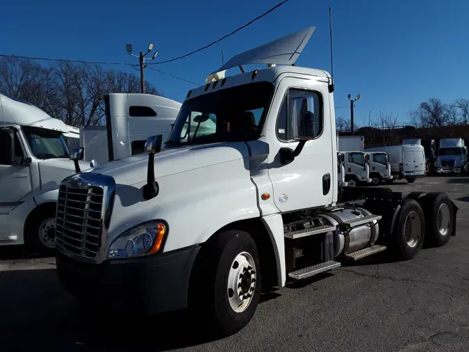 2016 FREIGHTLINER/MERCEDES CASCADIA 125a6d096453873c7888ae4d9b009509570