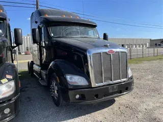 2013 PETERBILT 587