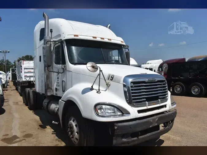 2005 FREIGHTLINER COLUMBIA 120