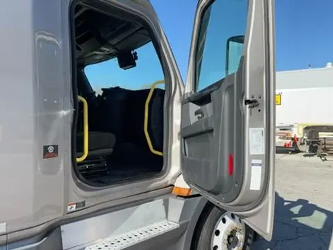 2023 Freightliner Cascadia