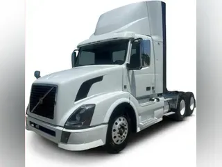 2015 Volvo VNL300
