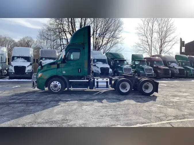 2020 Freightliner Cascadia 126