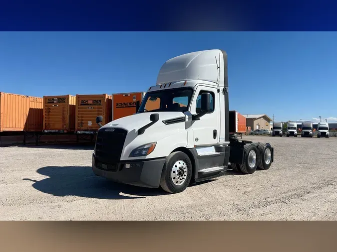 2020 Freightliner Cascadia 126a6d80a3031d25283f36032bccbd0754c