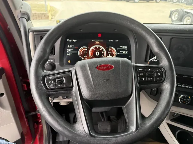 2022 Peterbilt 579