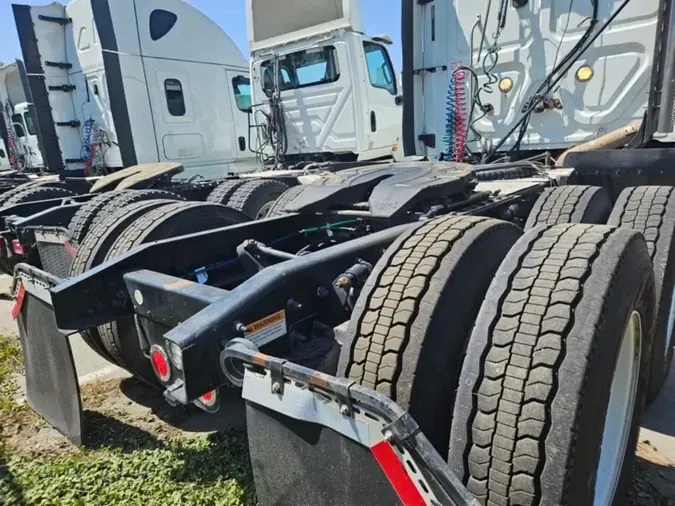 2017 FREIGHTLINER/MERCEDES CASCADIA 125