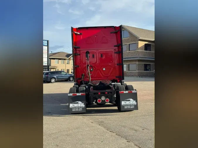 2022 FREIGHTLINER Cascadia 126a6de17a96fda2e6063cba39986a93ca8
