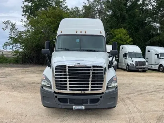 2018 Freightliner X12564ST