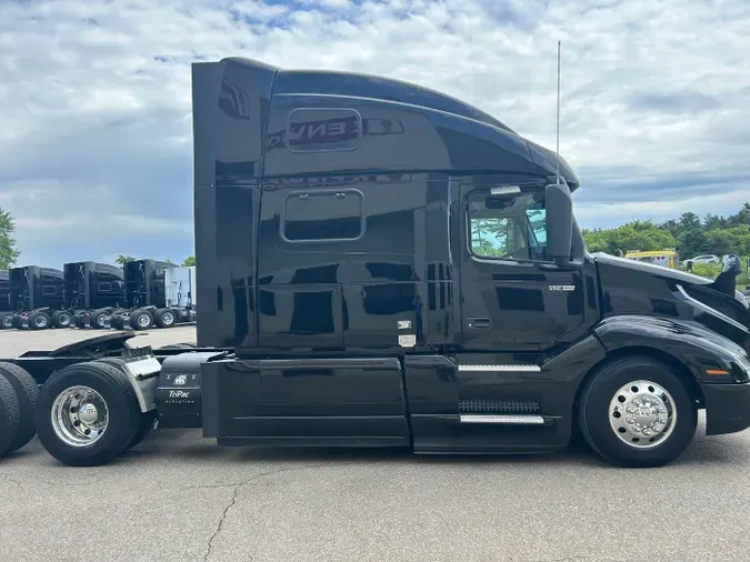 2021 Volvo VNL 860