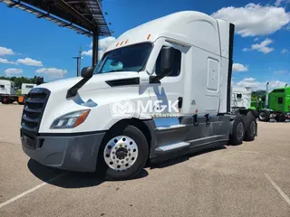 2021 FREIGHTLINER Cascadia 126
